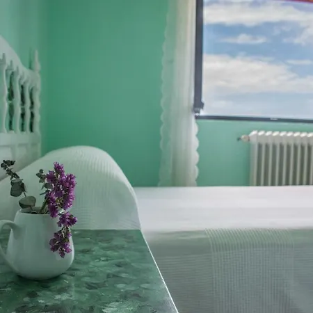 El Castanu Guest house *