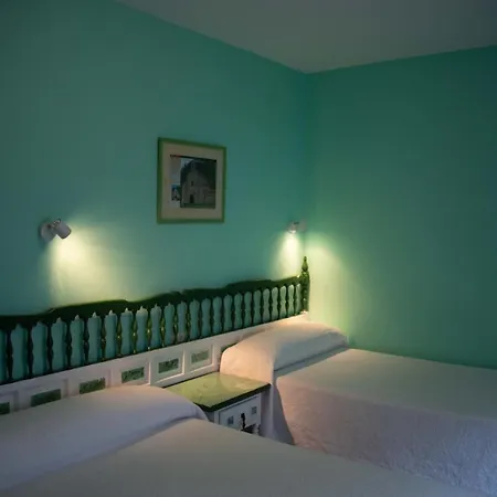 El Castanu Guest house Cue