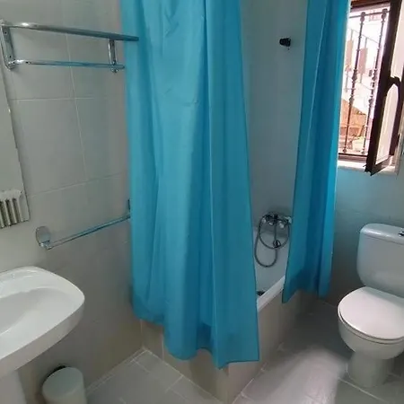 El Castanu Guest house *