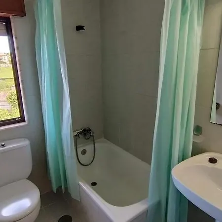 El Castanu Guest house Cue