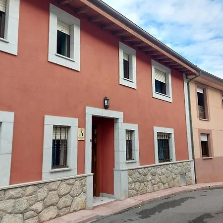 El Castanu Guest house Cue