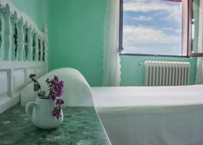 El Castañu, Pensión *