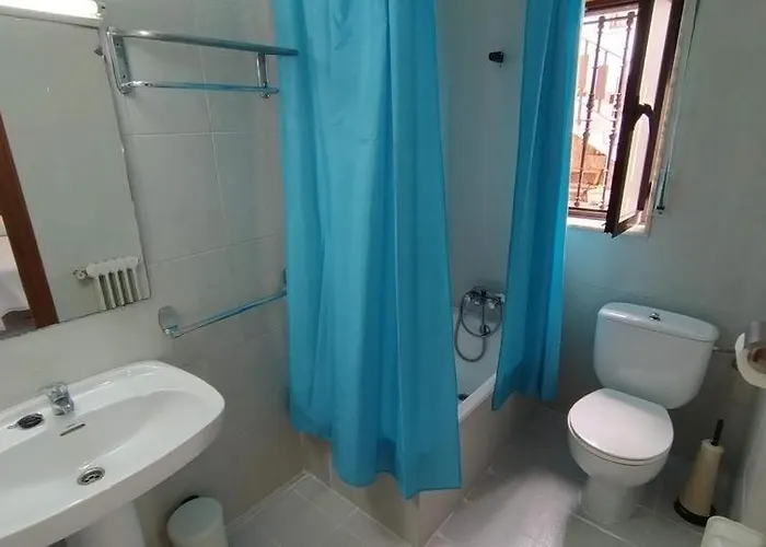 El Castañu, Pensión *