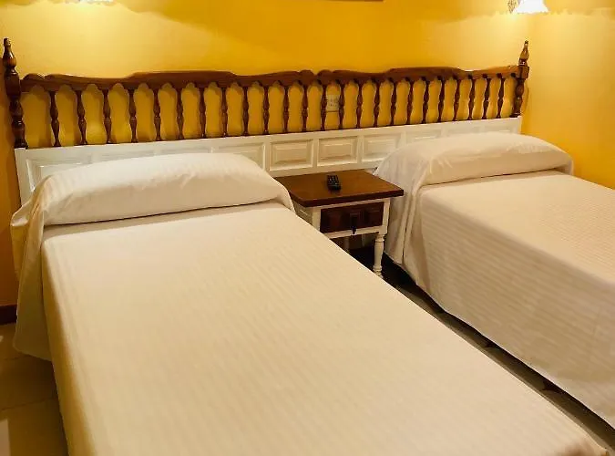 El Castañu, Pensión *